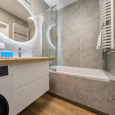 Apartment Artemskiej Comfort By Bookinghost Wroclaw